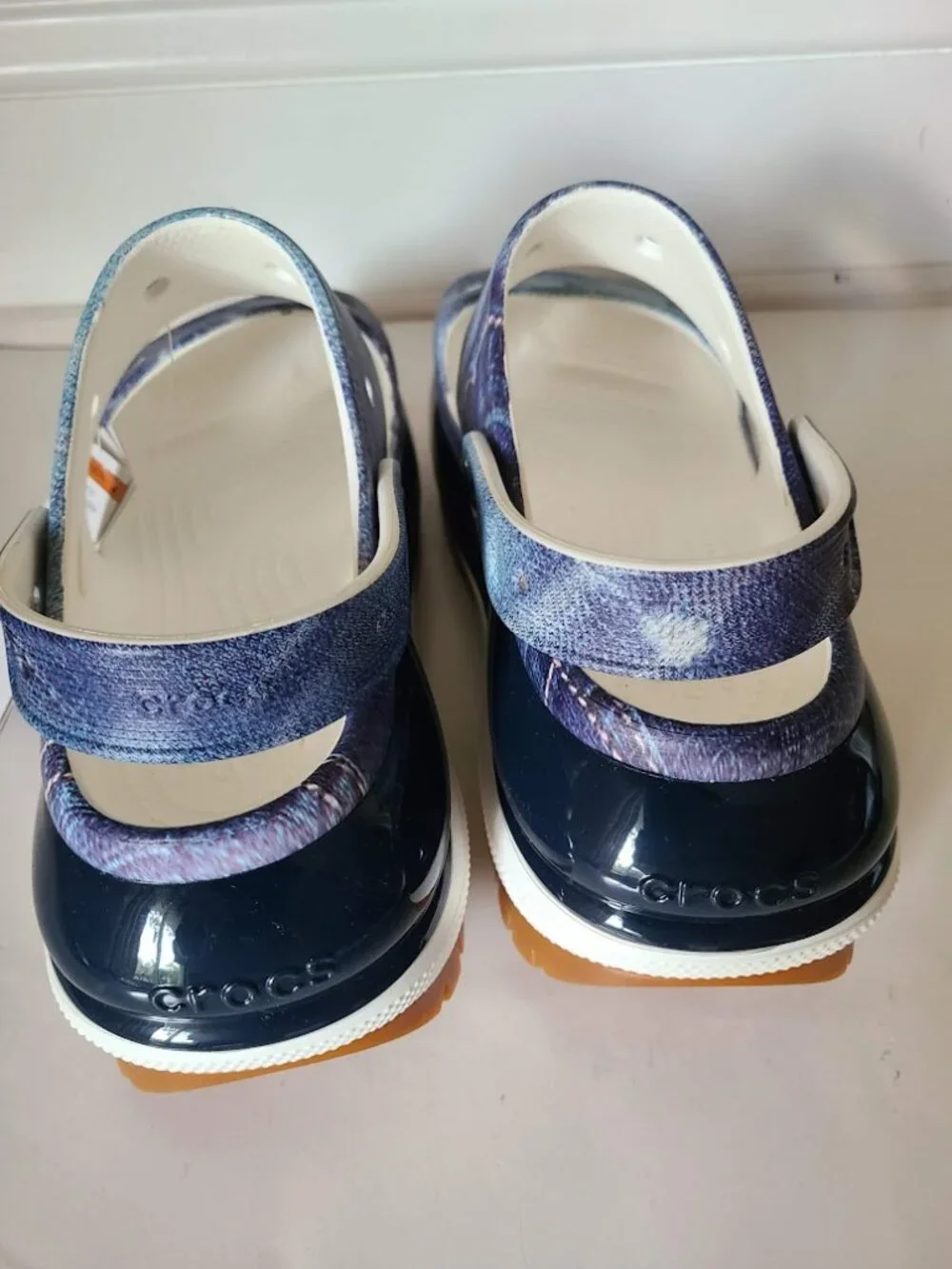 Crocs Platform Sandals, Size 9, new - Picture 5 of 5